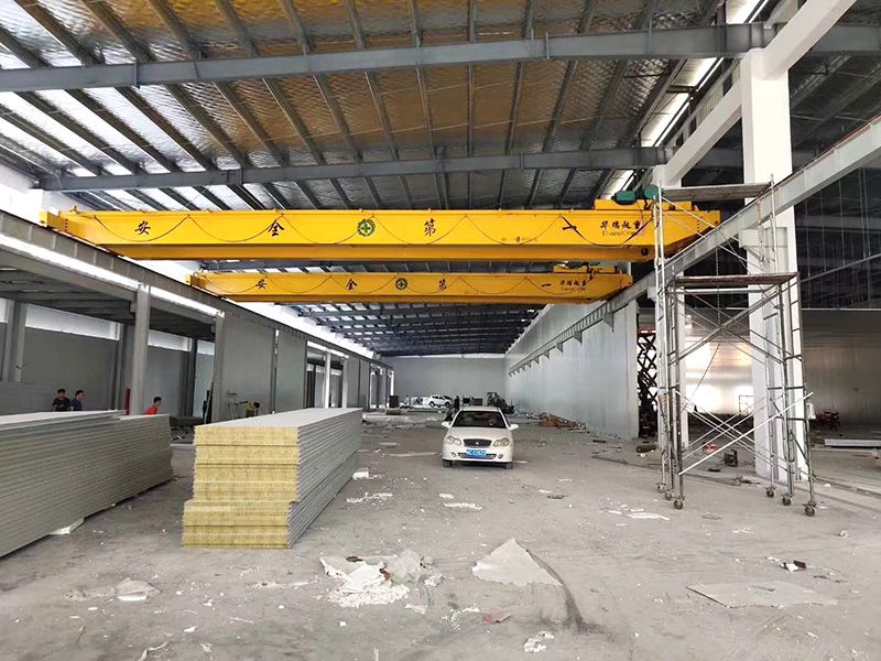 LH型電動葫蘆雙梁起重機